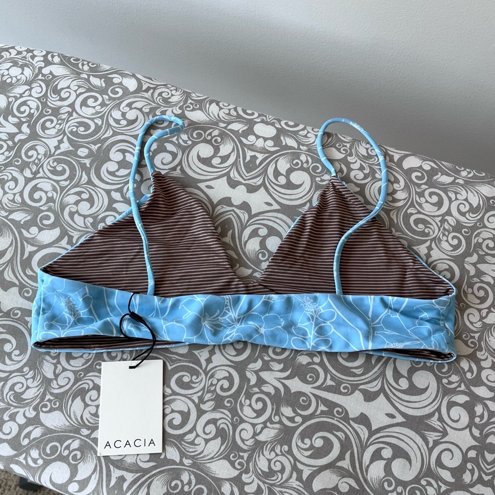 acacia swimwear Napali Bikini Top in Mo’orea, Blue with White Flowers - Picture 4 of 5